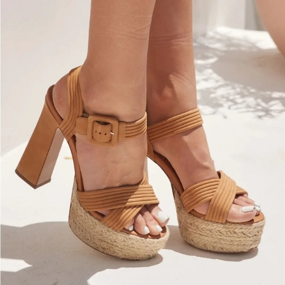 Schutz Blisse Platform Sandals - Nude Caramel - size 9